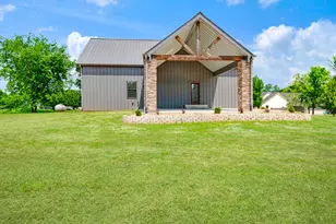 209 Helena Dr, Powderly, TX 75473 - Photo 5