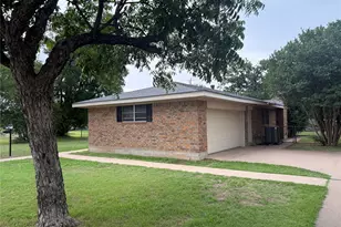 1012 Holden St, Glen Rose, TX 76043 - Photo 3