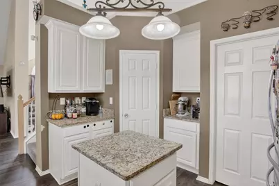 10115 Andre Drive, Irving, TX 75063 - Photo 17