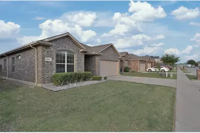 7041 Seton Hall Drive, Fort Worth, TX 76120 - Photo 3