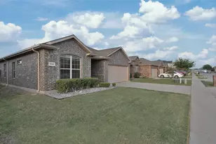 7041 Seton Hall Dr, Fort Worth, TX 76120 - Photo 3