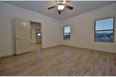 7041 Seton Hall Drive, Fort Worth, TX 76120 - Photo 21