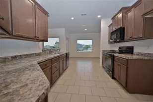 7041 Seton Hall Dr, Fort Worth, TX 76120 - Photo 5