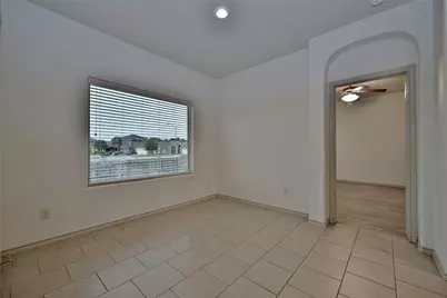 7041 Seton Hall Drive, Fort Worth, TX 76120 - Photo 11