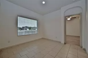 7041 Seton Hall Dr, Fort Worth, TX 76120 - Photo 11