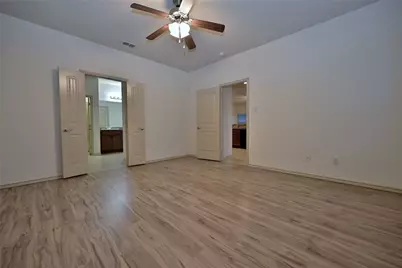 7041 Seton Hall Drive, Fort Worth, TX 76120 - Photo 19