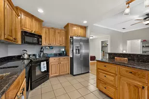 852 Stark Ln, Sherman, TX 75090 - Photo 11