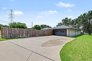 7441 Whispering Pines Dr, Dallas, TX 75248 - Photo 3