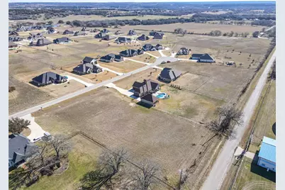 209 Maverick Court, Granbury, TX 76049 - Photo 15