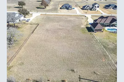 209 Maverick Court, Granbury, TX 76049 - Photo 3