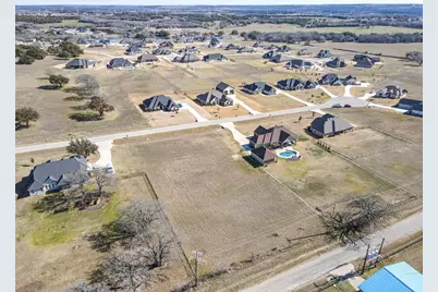 209 Maverick Court, Granbury, TX 76049 - Photo 13