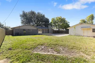 8619 Banff Dr, Dallas, TX 75243 - Photo 11