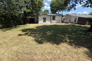 231 Elm St, Hurst, TX 76053 - Photo 21