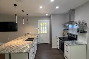 231 Elm St, Hurst, TX 76053 - Photo 5