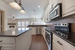 2058 Sundown Dr, Little Elm, TX 75068 - Photo 11