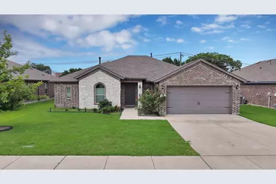 1338 Winding Hollow Drive, Grand Prairie, TX 75052 - Photo 1