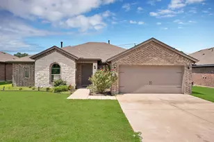 1338 Winding Hollow Dr, Grand Prairie, TX 75052 - Photo 3