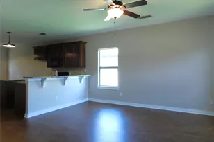 673 Copenhavr St, Pilot Point, TX 76258 - Photo 5
