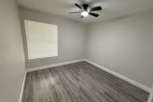 517 Cherry Ln, Ennis, TX 75119 - Photo 11