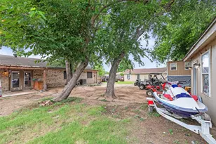 2015 Roberts Dr, Granbury, TX 76048 - Photo 21