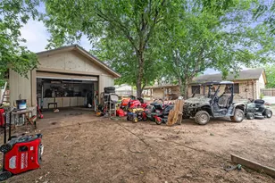 2015 Roberts Dr, Granbury, TX 76048 - Photo 17