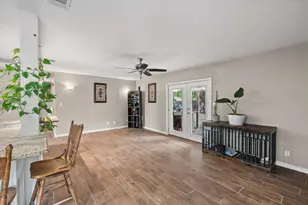 2015 Roberts Dr, Granbury, TX 76048 - Photo 5