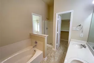 1253 Rosedale Springs Ln, Fort Worth, TX 76134 - Photo 17