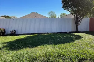 1253 Rosedale Springs Ln, Fort Worth, TX 76134 - Photo 19
