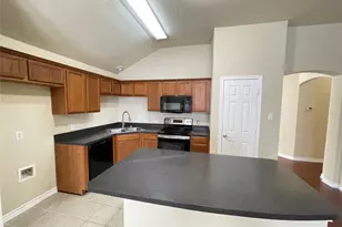 1253 Rosedale Springs Ln, Fort Worth, TX 76134 - Photo 9