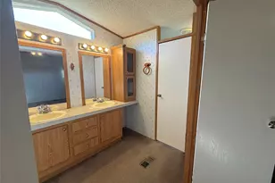 1321 Phoenix Ct, Granbury, TX 76048 - Photo 7