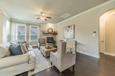 5904 Richmond Drive, North Richland Hills, TX 76180 - Photo 5