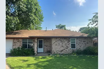 316 E White Street, Pilot Point, TX 76258 - Photo 1
