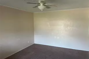 316 E White St, Pilot Point, TX 76258 - Photo 5