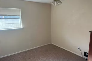 316 E White St, Pilot Point, TX 76258 - Photo 3
