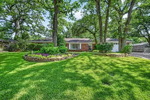 2214 Ravinia Dr, Arlington, TX 76012 - Photo 1