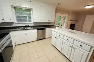 300 Pine St, Ore City, TX 75683 - Photo 15
