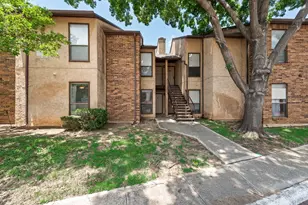 2014 Willoughby Ln, Arlington, TX 76011 - Photo 1