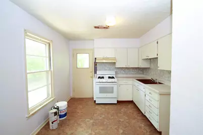 808 Emery Street, Denton, TX 76201 - Photo 11
