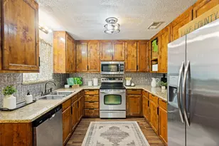 217 N Heights Dr, Crowley, TX 76036 - Photo 7