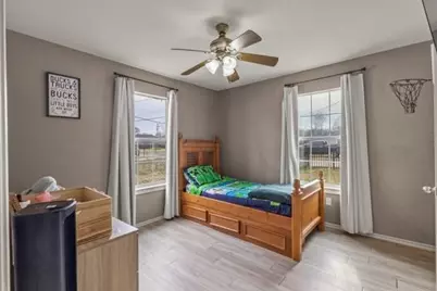 914 S Chatfield Street, Ennis, TX 75119 - Photo 7
