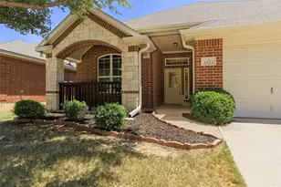 1521 Wickham Dr, Burleson, TX 76028 - Photo 3