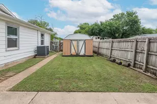 5205 Roxie St, Haltom City, TX 76117 - Photo 21