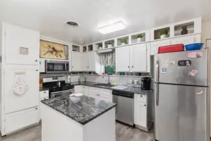7017 Oakland Ln, North Richland Hills, TX 76180 - Photo 9