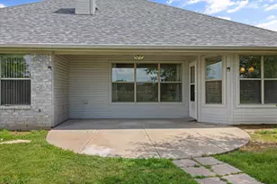 1904 Lazy Ct, Granbury, TX 76048 - Photo 25
