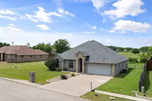 1904 Lazy Ct, Granbury, TX 76048 - Photo 35