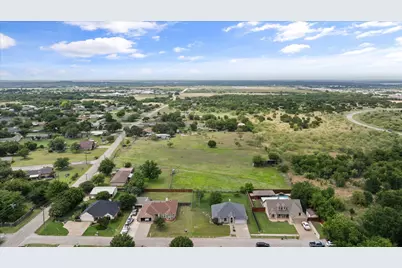 1904 Lazy Court, Granbury, TX 76048 - Photo 33