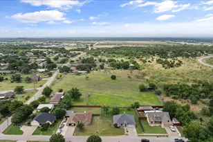 1904 Lazy Ct, Granbury, TX 76048 - Photo 33