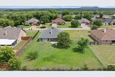 1904 Lazy Court, Granbury, TX 76048 - Photo 29