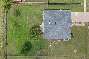 1904 Lazy Ct, Granbury, TX 76048 - Photo 31