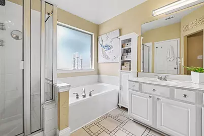 2759 Waterway Drive, Grand Prairie, TX 75054 - Photo 17